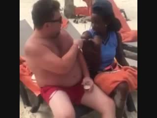 +18 научил ругаться матом 😊