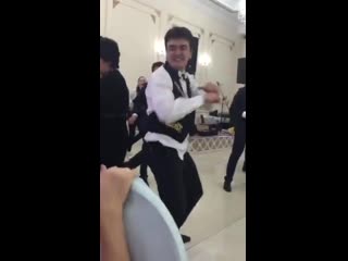 Апшешка разрывает танцпол