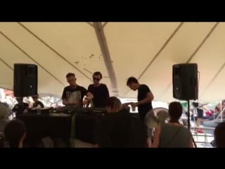 Rroom air / daytime b2b session with d core