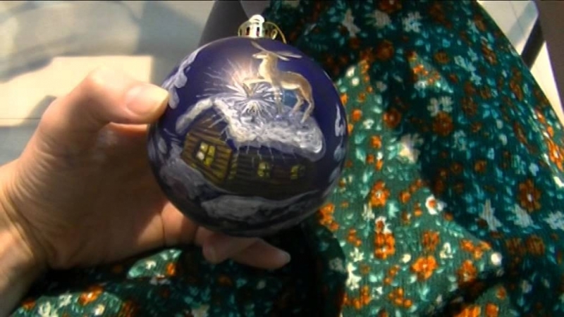 Роспись ёлочного шара "серебренное копытце"сказка