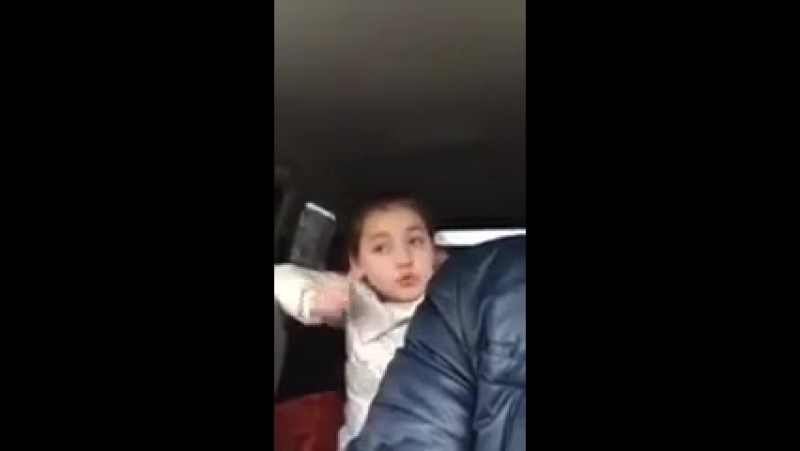 Дочь отчитывает папу