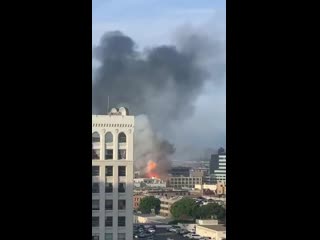 Flash 11 pompiers ont été blessés dans lexplosion et lincendie dune usine de haschich dans un quartier de losangeles 3 sont d