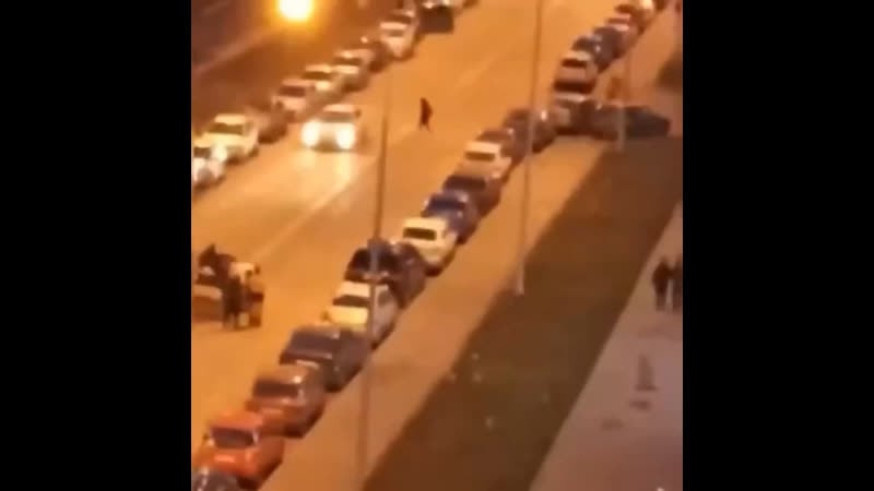 В питере, пьянь угнала асфальтоукладчик