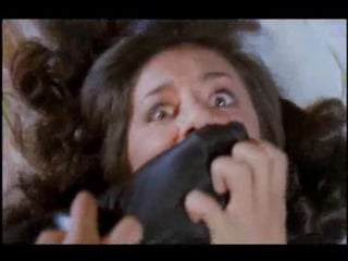 La muerte tiene ojos giallo