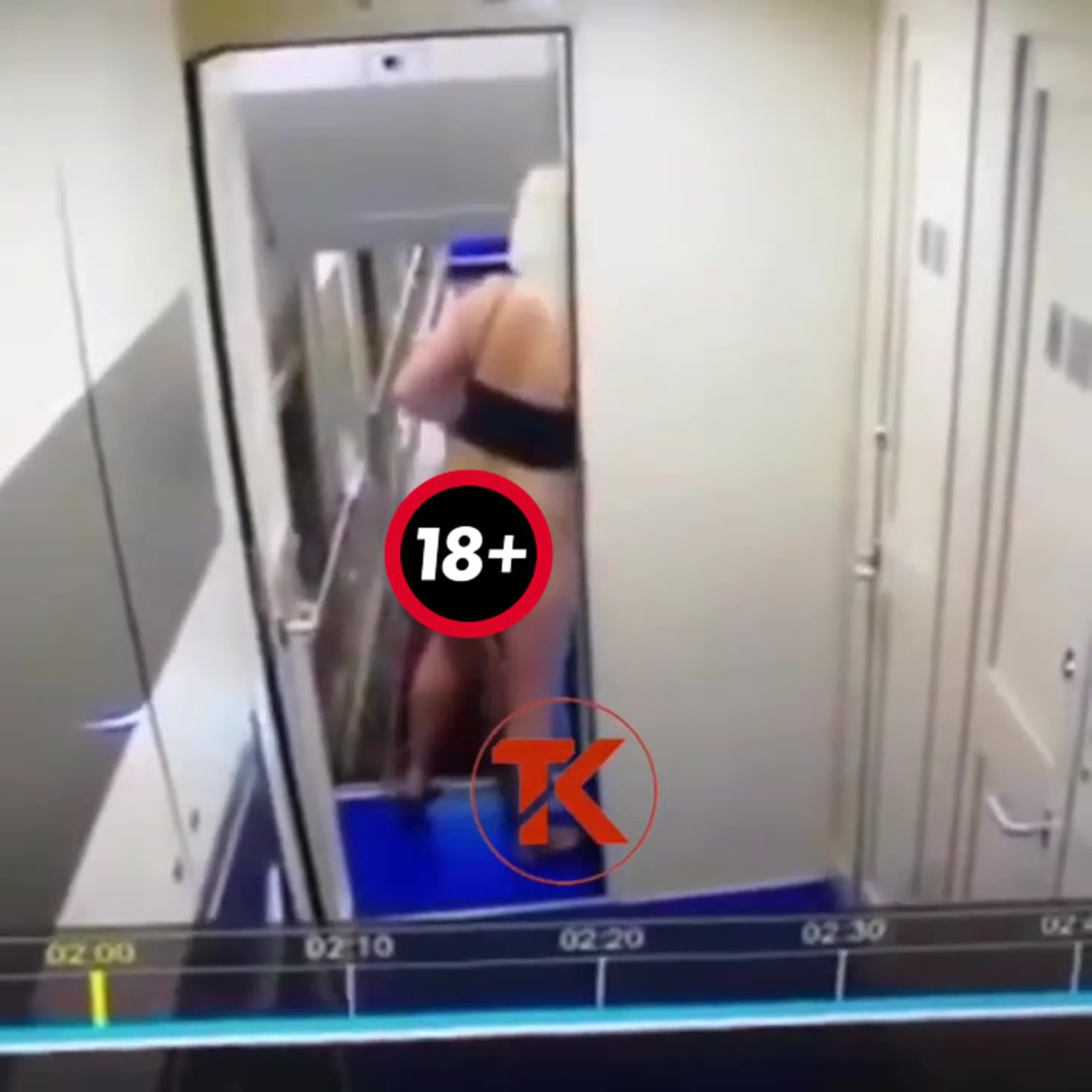 ГОЛАЯ МАМАША ПРИ ДЕТЯХ Пьяная голая мать избила своего ребёнка в поезде симферополь москва watch  online