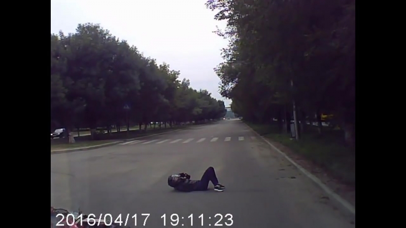 В усть каменогорске мотоцикл перевернулся в воздухе