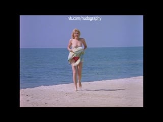 Александра захарова голая в фильме "серые волки" (1993, игорь гостев)