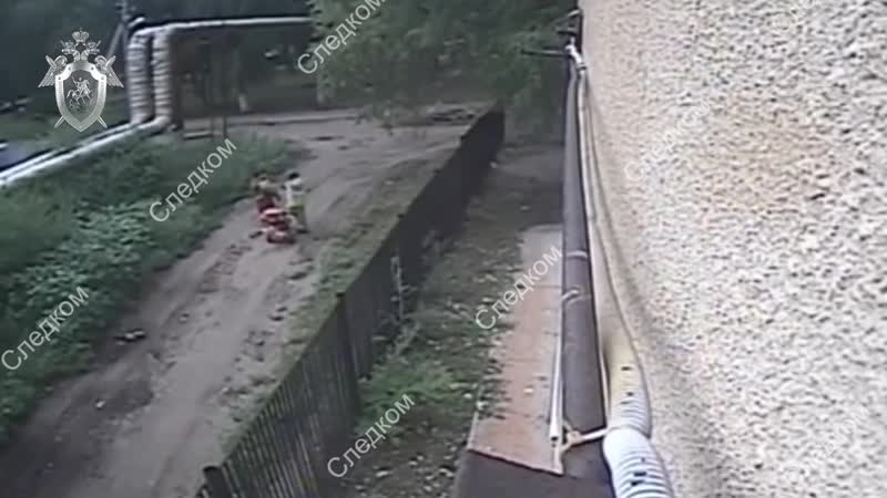 В саратовской области упавшая с крыши болгарка едва не молодые двухлетнюю девочку