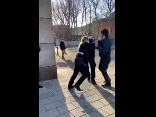 Vorsicht polizeigewalt heute in bad kreuznach er trug keine maske was für helden der ältere herr stellt auch wahrlic