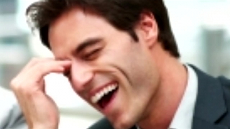 Всем офисом ржем в вотссаппе