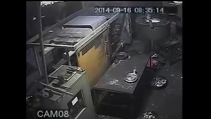 Зажало голову в гидравлическом прессе 18