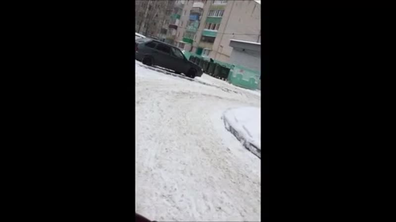 В зеленодольске отец запихал своего ребёнка в мусорный бак