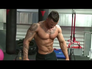Парни в тренажерке – все для секса и досуга