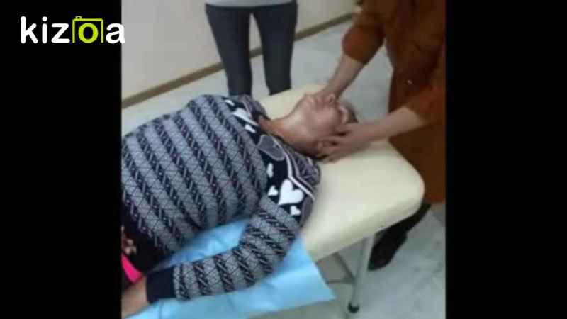 Ayurveda facial massage (cut)