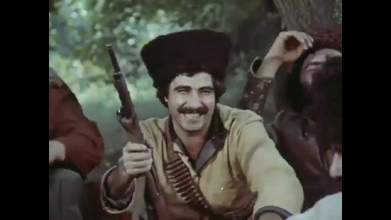 Песню "интеллигент" в фильме юлия гусмана "не бойся я с тобой" 1981 года поет бандит джафар