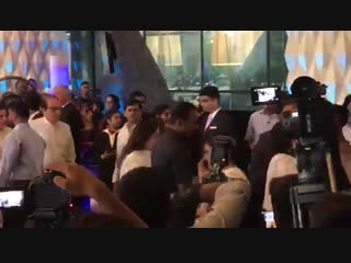 Ranimukerji arrives at krishnarajkapoors prayer meet! ranbirkapoor kareenakapoor rishikapoor @chintskap