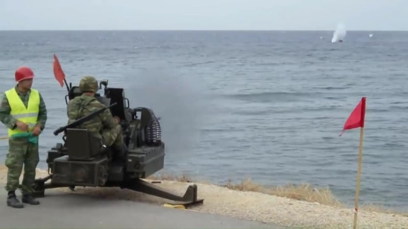 Боевые стрельбы зенитных артиллерийских установок rheinmetall r h202 вс индонезии