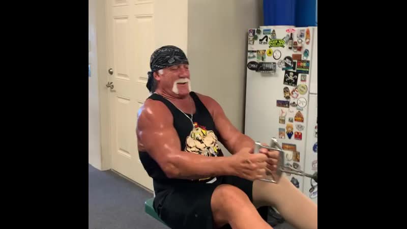 Hulk hogan 😎