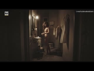 Жасмин тринка (jasmine trinca nude scenes in "la storia" s01e01 2024)