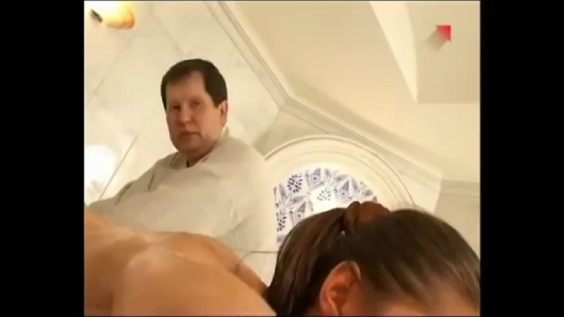 Красотка разделась на лечебном массаже
