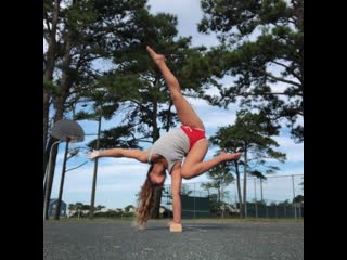 Dora skelton handstands at the park really early in the morning 🙃