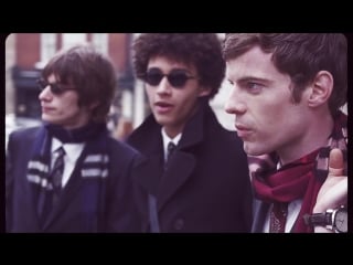 Suits, scarves and sartorial accessories the burberry autumn/winter 2015 campaign