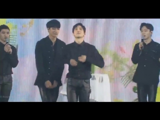 170121 suho and kai titanic
