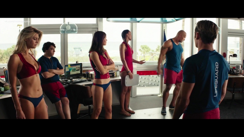 Александра даддарио (alexandra daddario), ильфенеш хадера (ilfenesh hadera) и келли рорбах (kelly rohrbach) спасатели малибу