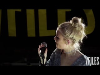 Zara larsson plays “aint my fault“ (live at vfiles)