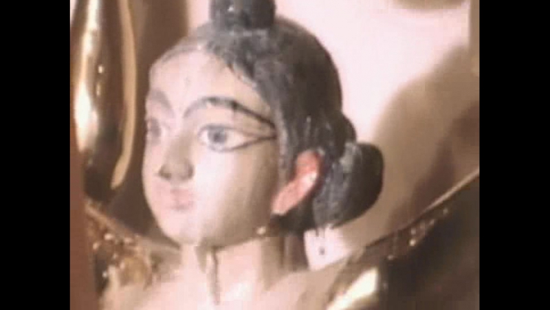 Шрила прабхупада абхишека божеств и переодевание