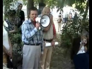 Севастополь митинг протеста против вырубки реликтовых деревьев закончился дракой с полицией