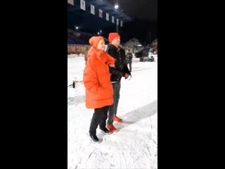 Роман костомаров с женой