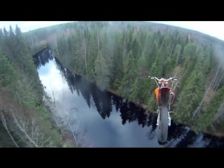 Stuntfreaksteam antti pendikainen 40m motocross parachute jump!