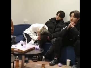 Ohmygod! hes curled up like that on top of jungkooks leg!