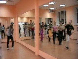 Yoandy classes reggeton salsa salsaton bachata pasos en linea