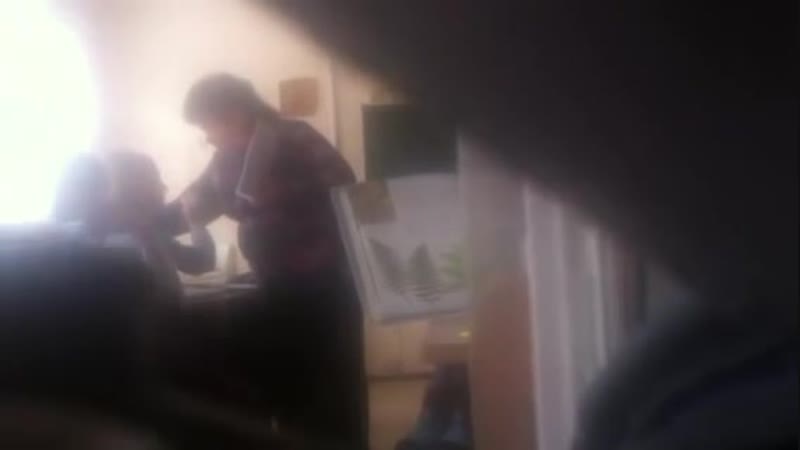 Ск начал проверку после публикации видео, на котором учительница из тольятти бьет школьницу