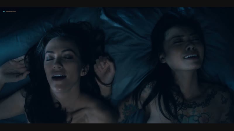 Кейт сигел, леви трэн, виктория педретти призраки дома на холме / kate siegel, levy tran, victoria pedretti the haunting