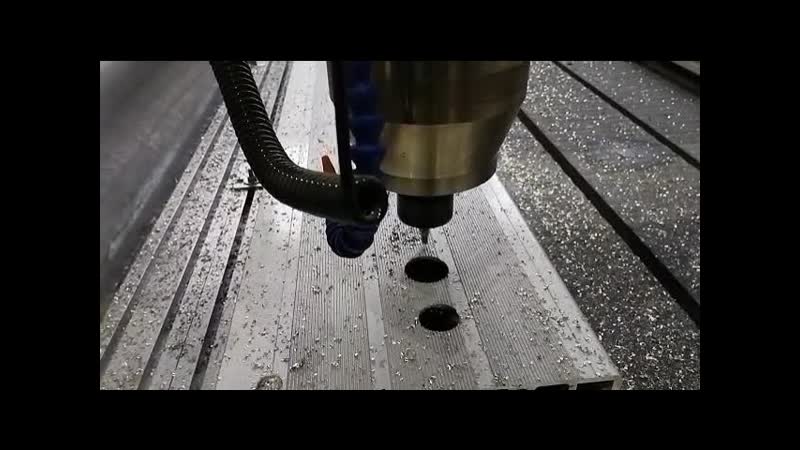 Видеообзор 1 марта 2023 работа по алюминию фрезерно гравировальный станок с чпу stonetec 1325