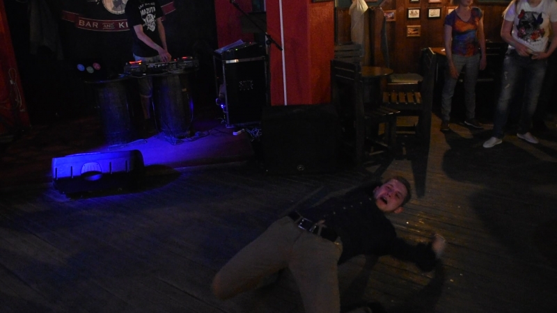 Бар налей накрывает волна треша угара и безбашенного отрыва!!!!