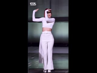 200726 seulgi fancam – naughty @ inkigayo