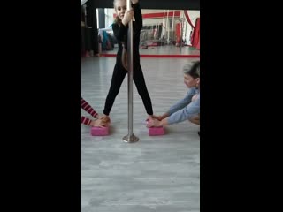 Поперечный шпагат от камиллы