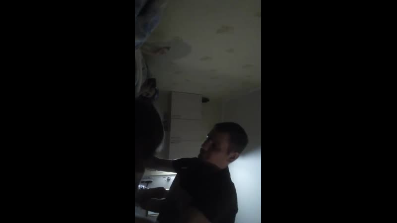 Петербуржец связал дочь скотчем