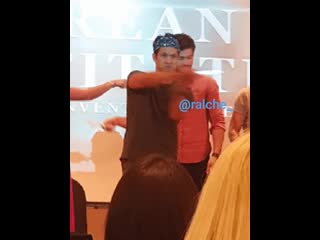 좋은 화질은 아니지만 그래도 내가찍은거니까 아이디박아서 재업 응원봉 하나면 세상에서 제일 재밋게 놀수있는 해리️ mp4