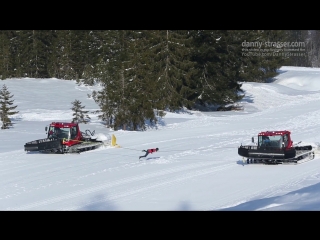 Slackline snowcat challenge