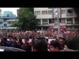 Short video of the crowds in pune today to see aishwarya inaugurate kalyan jewellers showroom