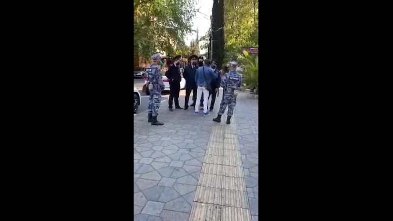 Менты обосрались