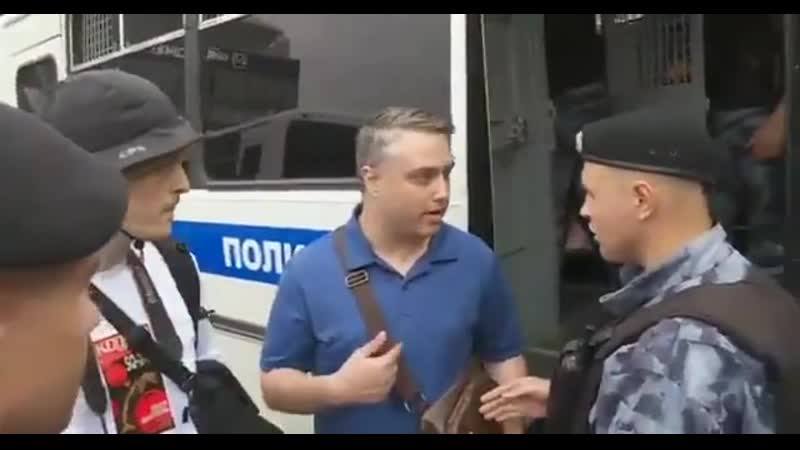 Русский задержан! американец свободен!