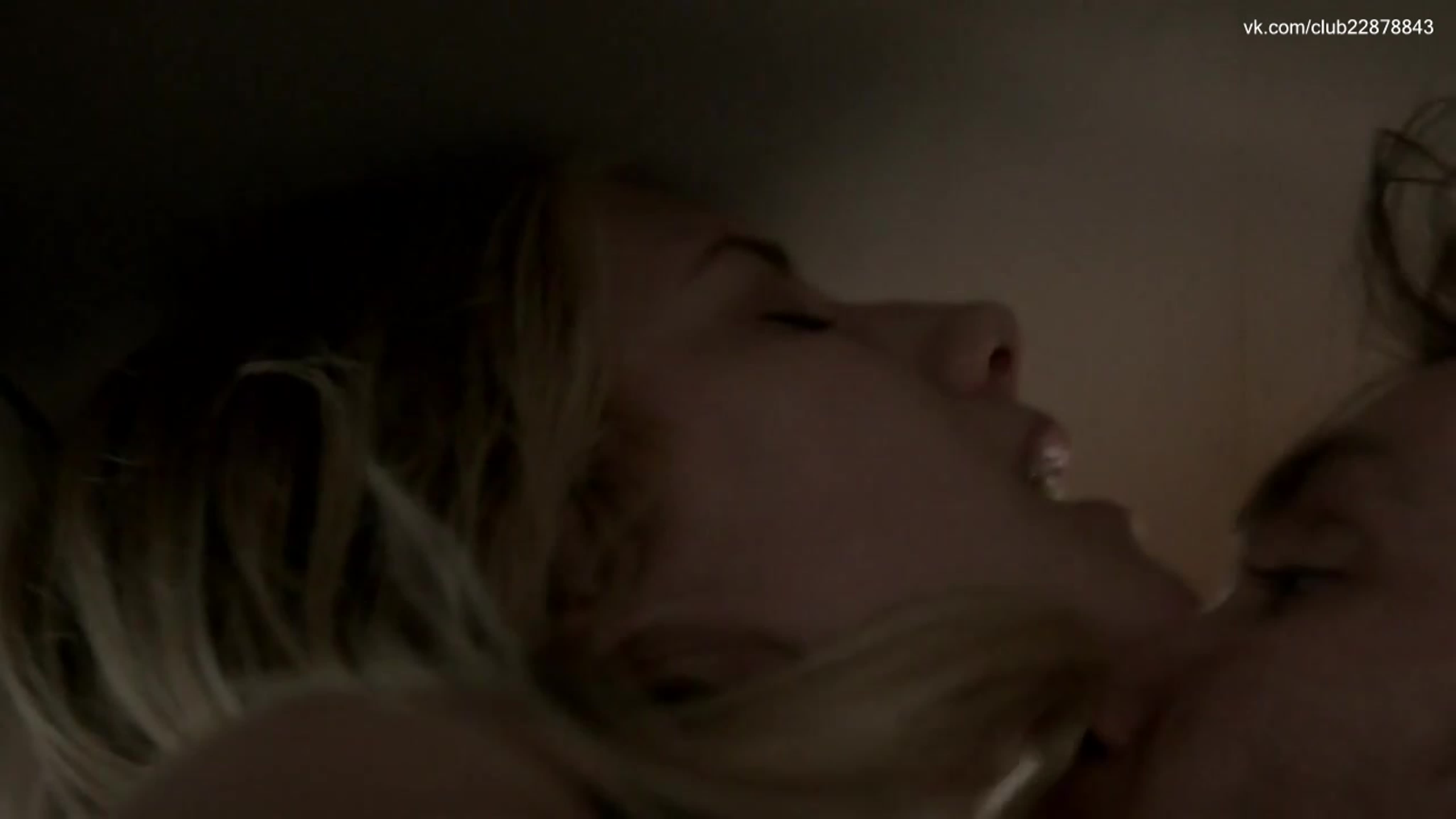 Үй орыс секс бөлімі және трахается онлайн Интернетте дәретхана тесігі арқылы жыныстық қатынас