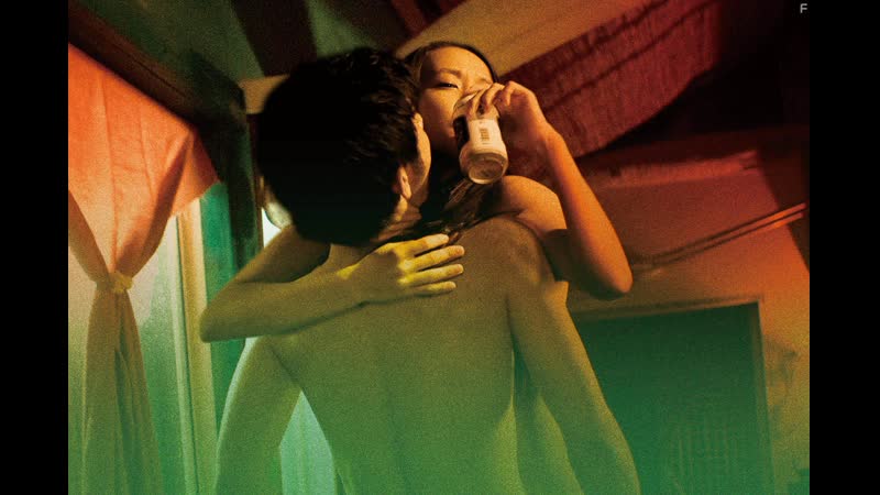 Мокрая женщина на ветру (2016)