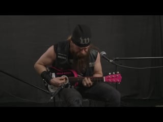 Zakk wylde plays black sabbath on hello kitty mini guitar